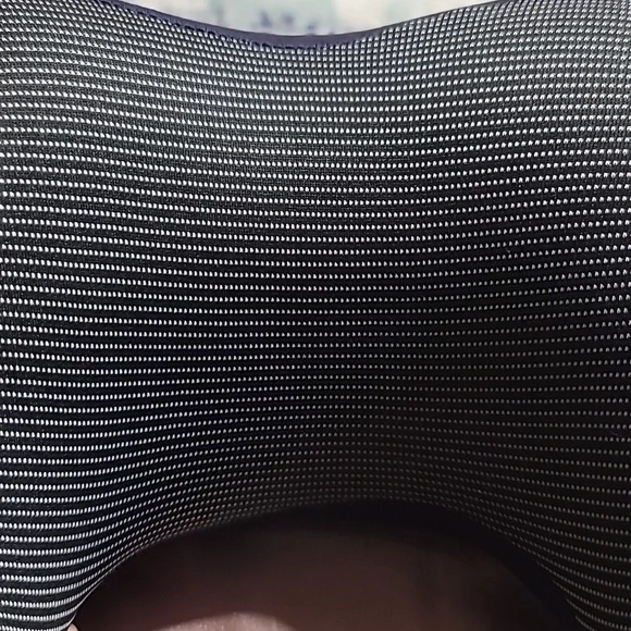 💜 Memory Foam Travel Pillow - Picture 10 of 11